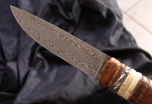 http://knives.free.fr/documents/10b392775a5a5d2839b3f6f55e0774ca.jpg