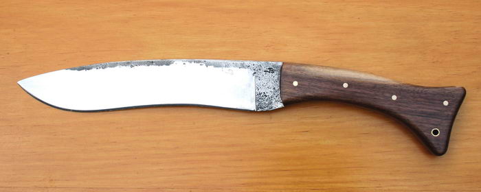 http://knives.free.fr/documents/1589f40185034c71666fbce7875ad096.jpg