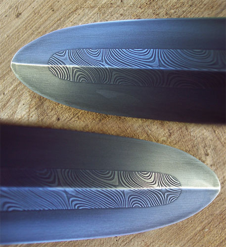 http://knives.free.fr/documents/4b60722f25811e37f0bd50434e8bd5fb.jpg