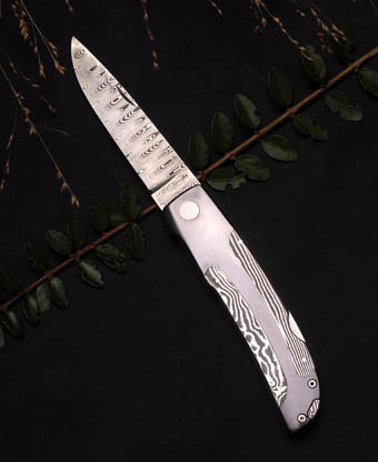 http://knives.free.fr/documents/ceb1c33ff6ef1cb671da6119c408e219.jpg
