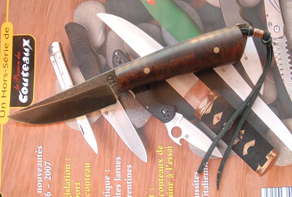 http://knives.free.fr/documents/d786037c3863e4434cf48bc216309995.jpg