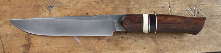 http://knives.free.fr/documents/f27e1a7a4dbf5f156300fd35ea4b2ae8.jpg